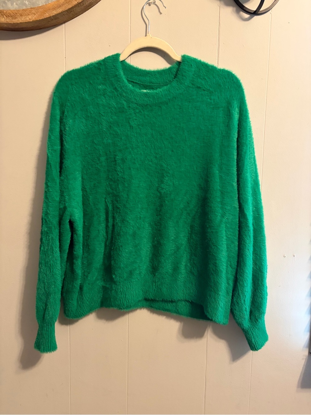 aerie Fuzzy Crewneck Sweater in Bright Green